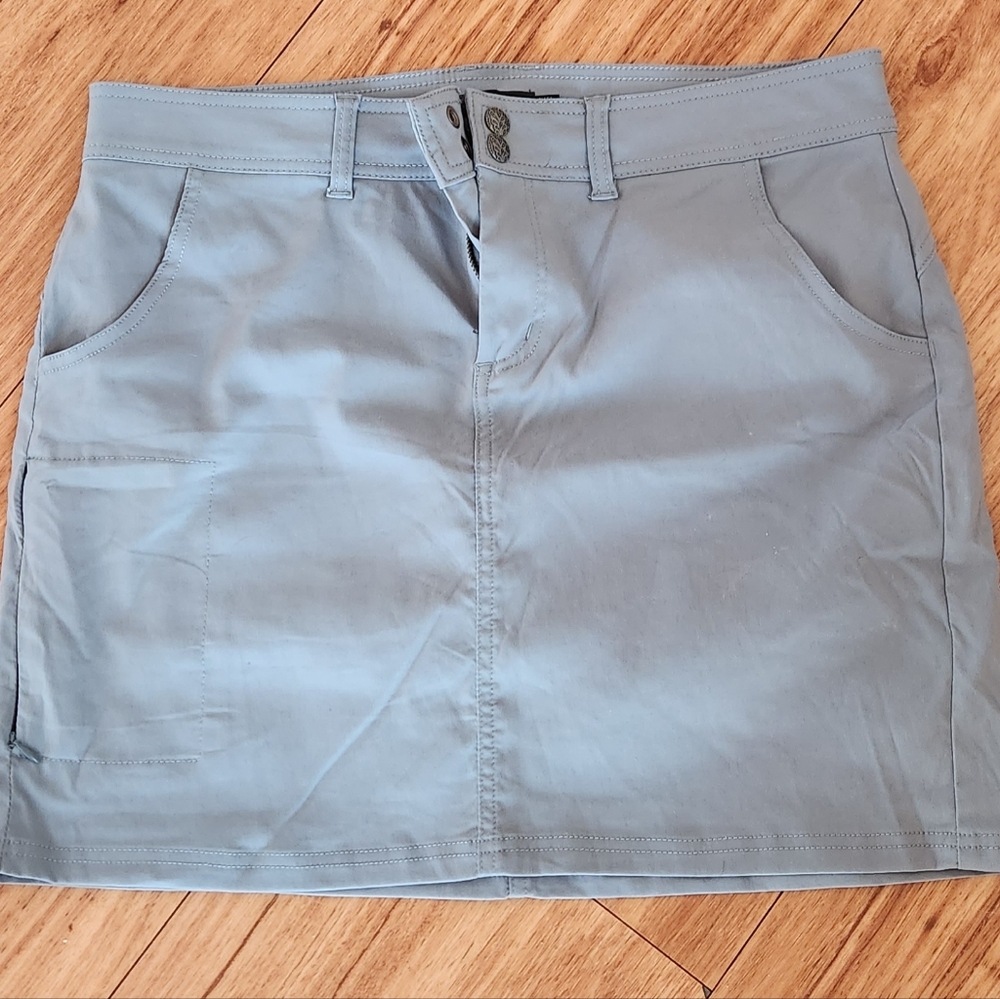 Prana Light Gray/Green Skort Size 12 Nwot